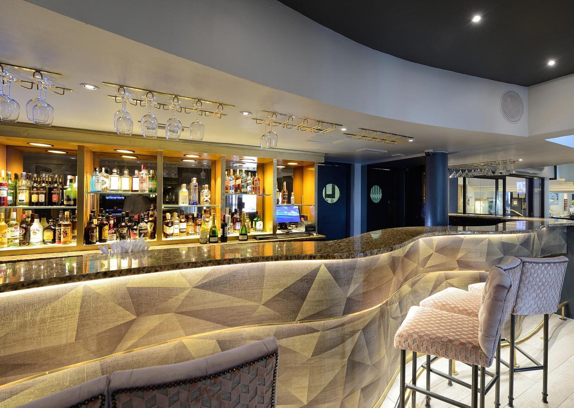 Hotel Peninsula By Dream 4*