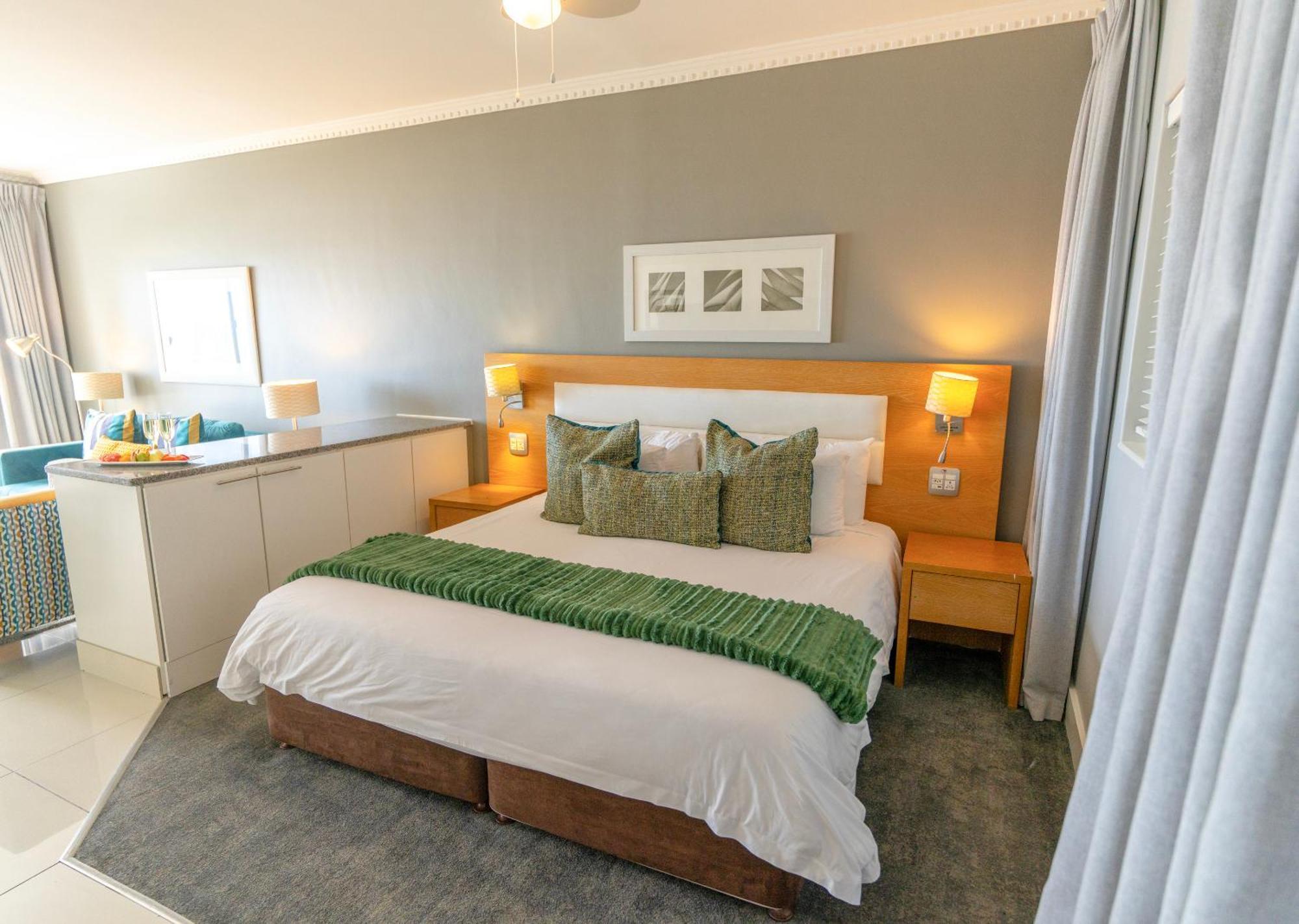 Peninsula By Dream Hotel 4*